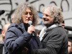 GRILLO INVITA CASALEGGIO SUL PALCO, E' UNA PERSONA PERBENE