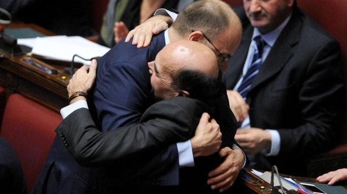 Abbraccio Letta Bersani