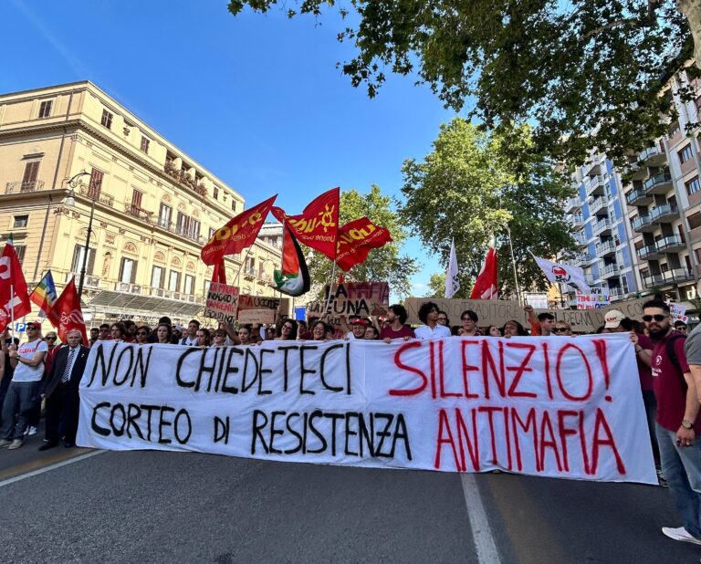 striscione-corteo
